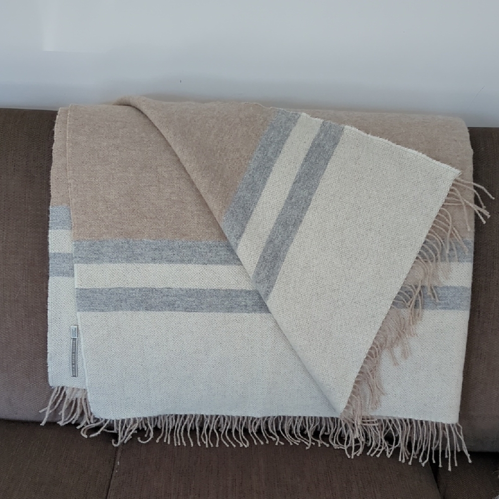 Alicia Adams Alpaca Gray And Tan Fringed Throw